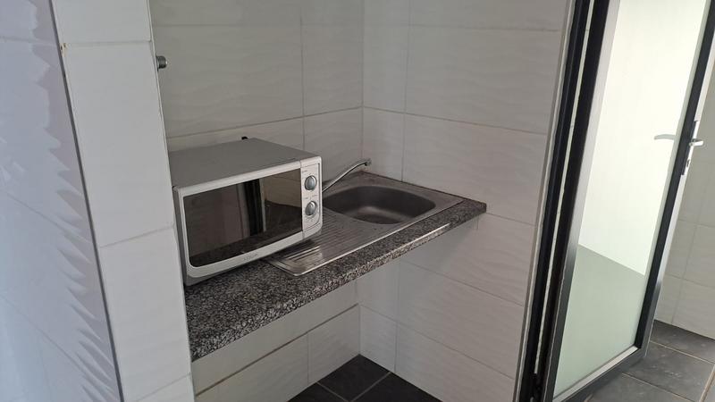 To Let commercial Property for Rent in Walmer Eastern Cape